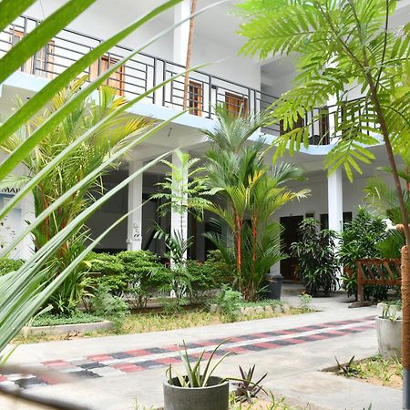 Pearl Of The Bay Hotel อารูกัมเบย์ ภายนอก รูปภาพ
